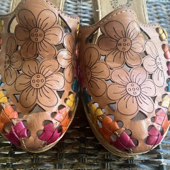 Mexican man made wedge espadrille flower detail colorful size 9 - Picture 3 of 10
